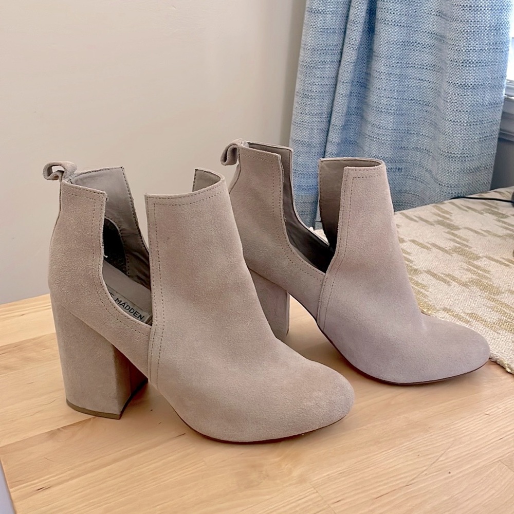Steve Madden - Gray Drop side Booties Size 8.5